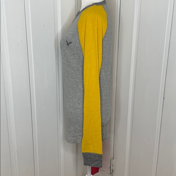 AMERICAN EAGLE OUTFITTERS•T-SHIRT - Picture 2 of 6